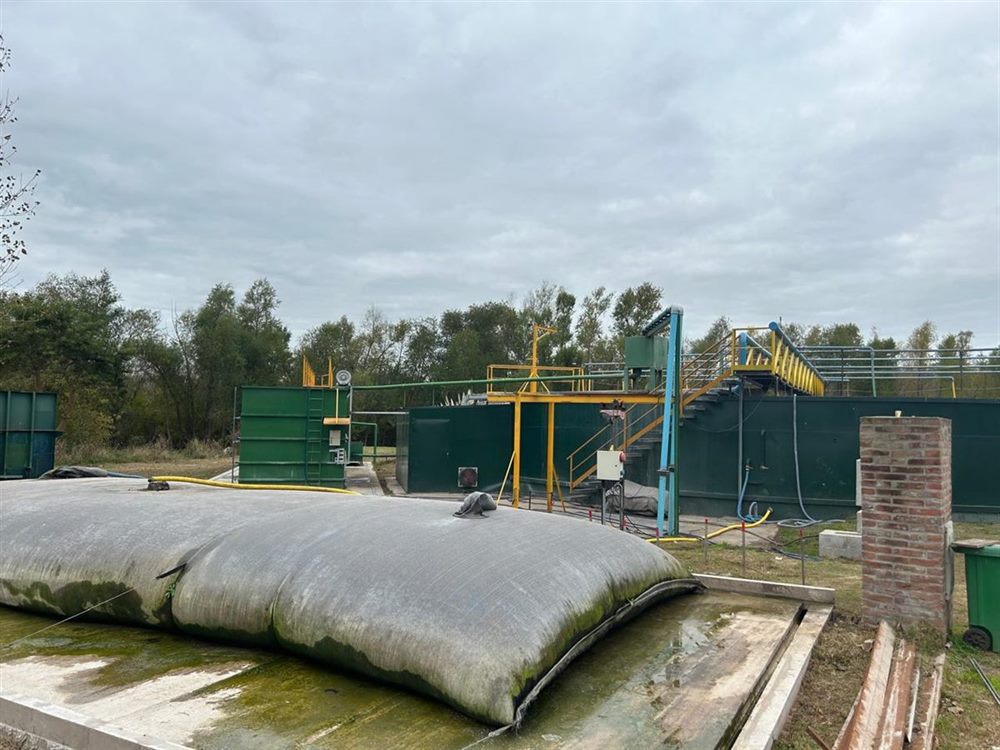Geobag de deshidratación de lodos junto a una planta de tratamiento